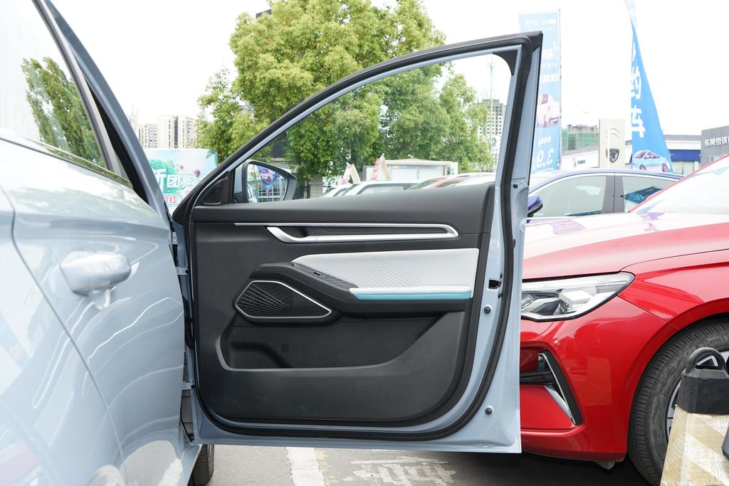 吉利帝豪第四代冠军版仪表,吉利帝豪第四代冠军版仪表盘