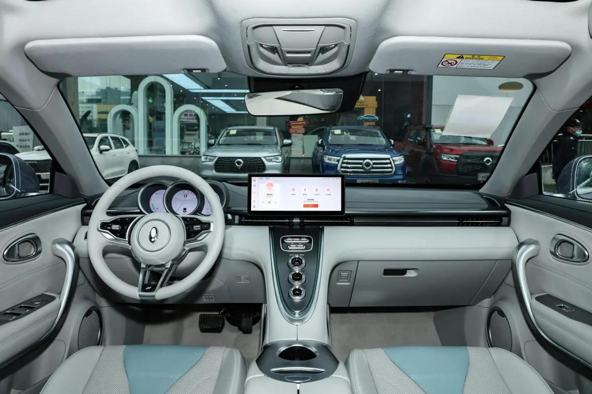 欧拉白猫正式上市最大401km续航,欧拉保时捷闪电猫2021款落地价