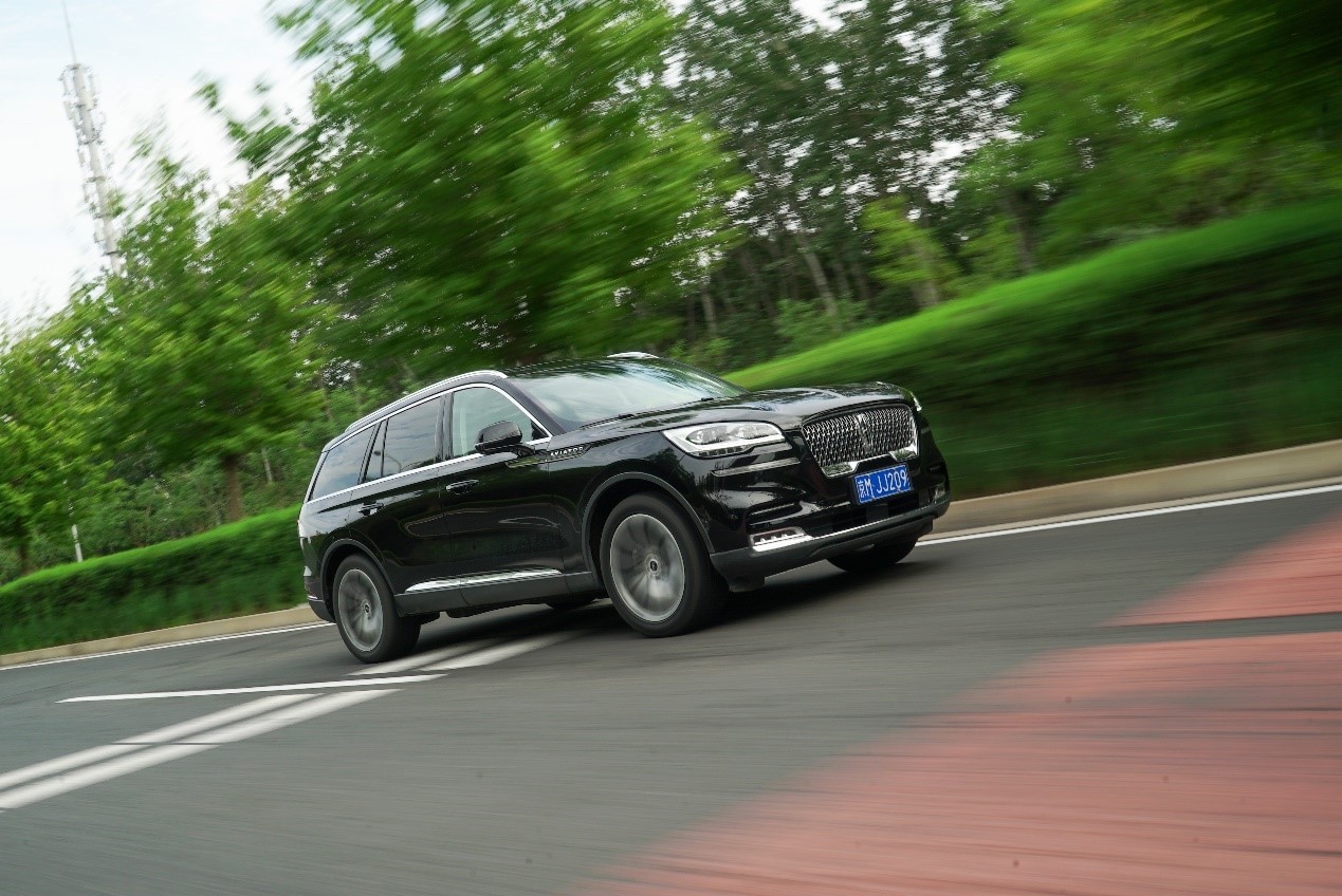 奔驰gle车主到店体验林肯飞行家,奔驰gle与林肯飞行家全面比较