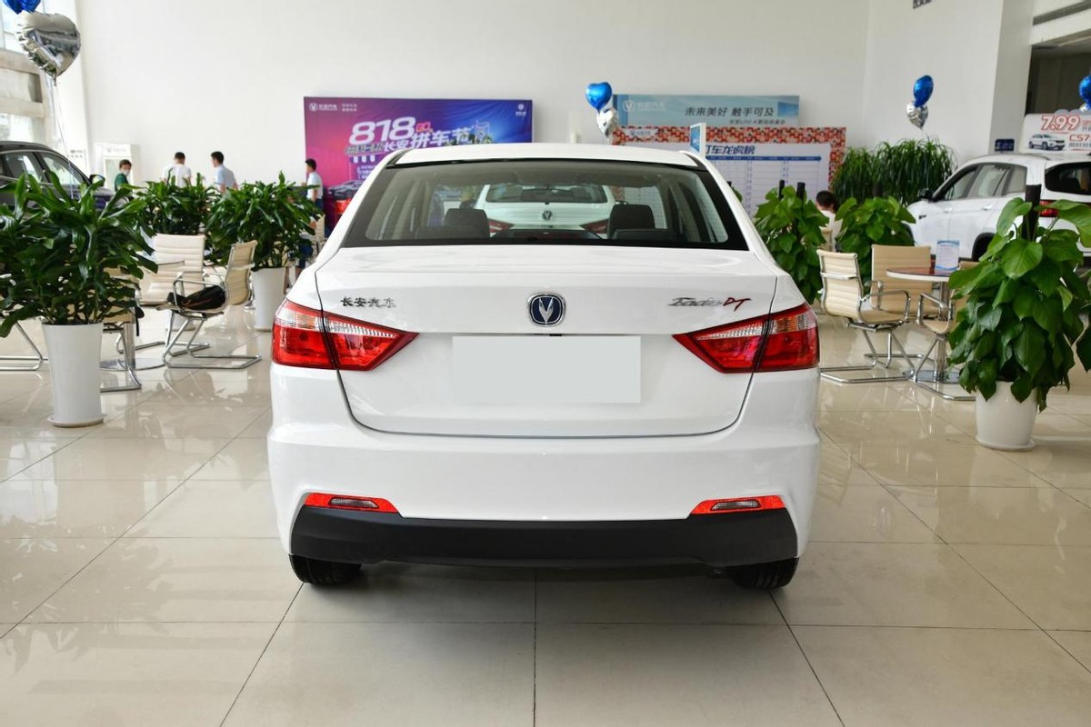 逸动dt对比新帝豪,新帝豪价格