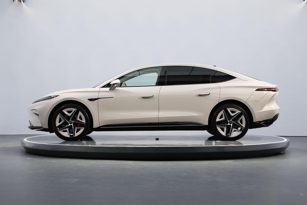 飞凡f7是电动车还是燃油车,飞凡f7智能驾驶区别