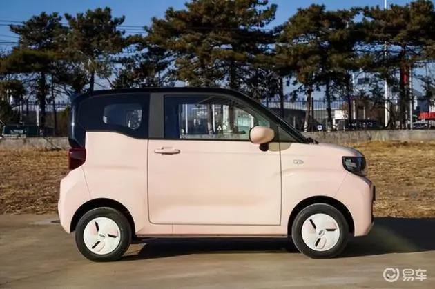 奇瑞qq冰淇淋中配和高配的区别,奇瑞qq冰淇淋闪电四座内外视频