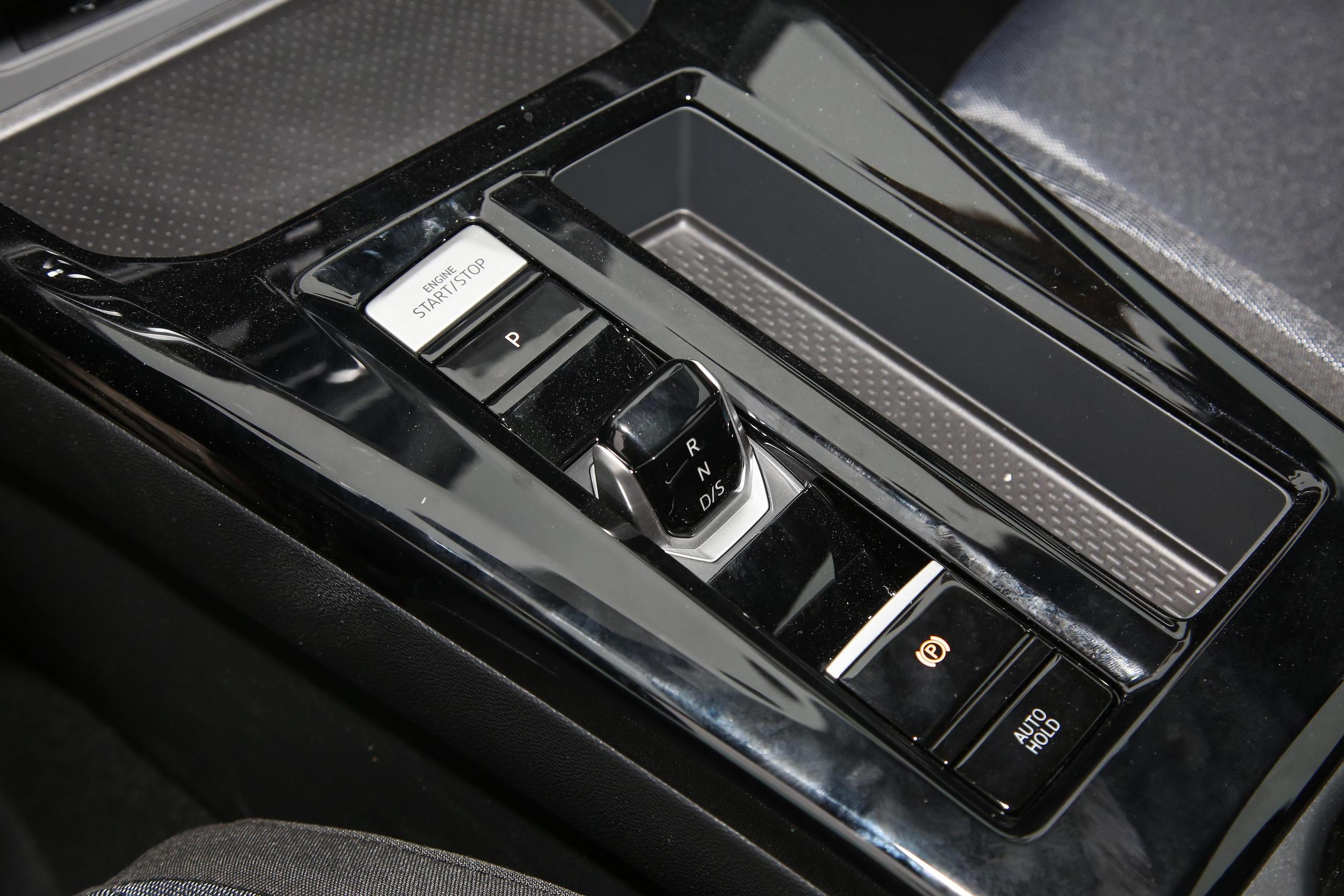 凌渡入门级是什么配置,大众凌渡l热辣版2022款分期落地价