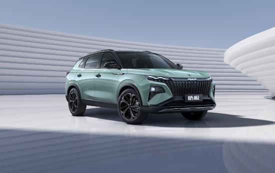 皓极混动版弹射起步,皓极是什么级别车型