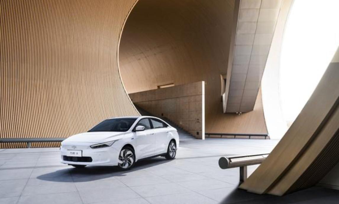 几何汽车放下身段进军低端市场 (几何汽车的卖点)