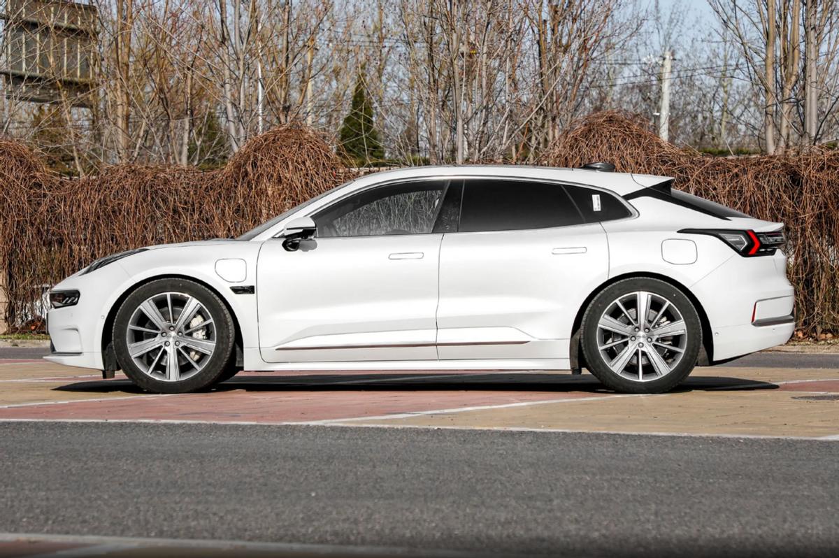 解读ZEEKR001顶配，544马力+606km纯电续航，售价38.6万值不值？