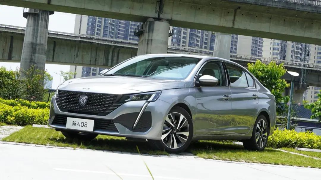 新标致408为何没有老款好,标致408新款怎么没有全景