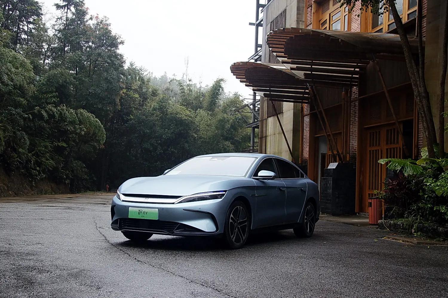 颜值能打操控出色比亚迪汉ev,新一代比亚迪汉ev冠军版