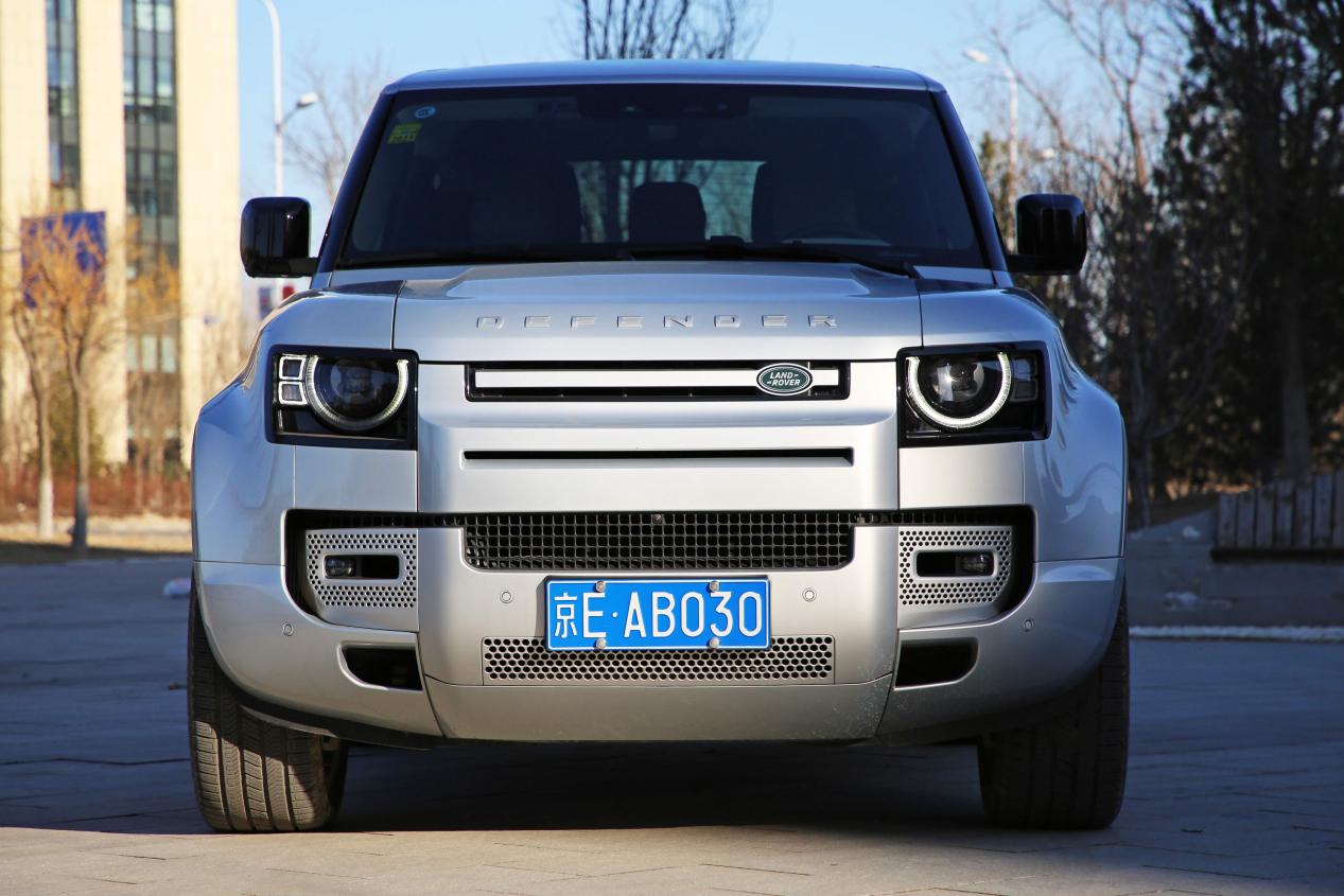 陈震试驾路虎卫士90,怎么优雅的上越野车