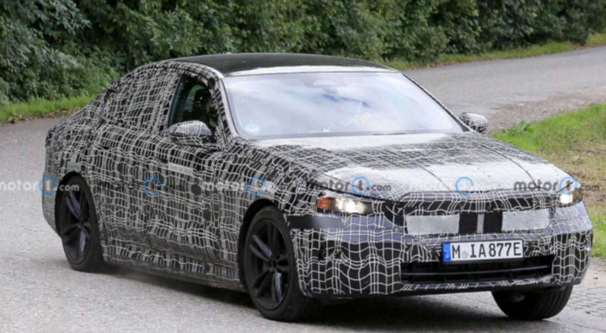 12年宝马5系和7系对比,7年车龄的宝马5系值得买吗