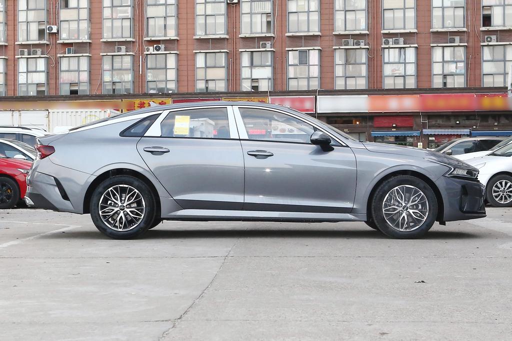 15万起亚k5能落地吗,起亚k52014款2.0latluxury