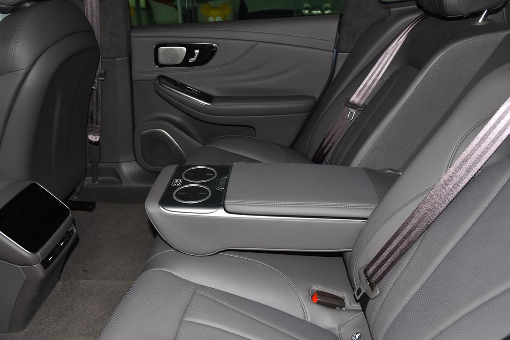 飞凡f7是电动车还是燃油车,飞凡f7智能驾驶区别