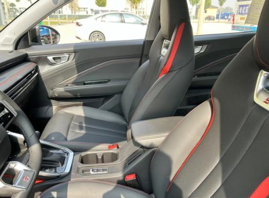 五菱星驰手动豪华型,五菱星驰suv2023款图片