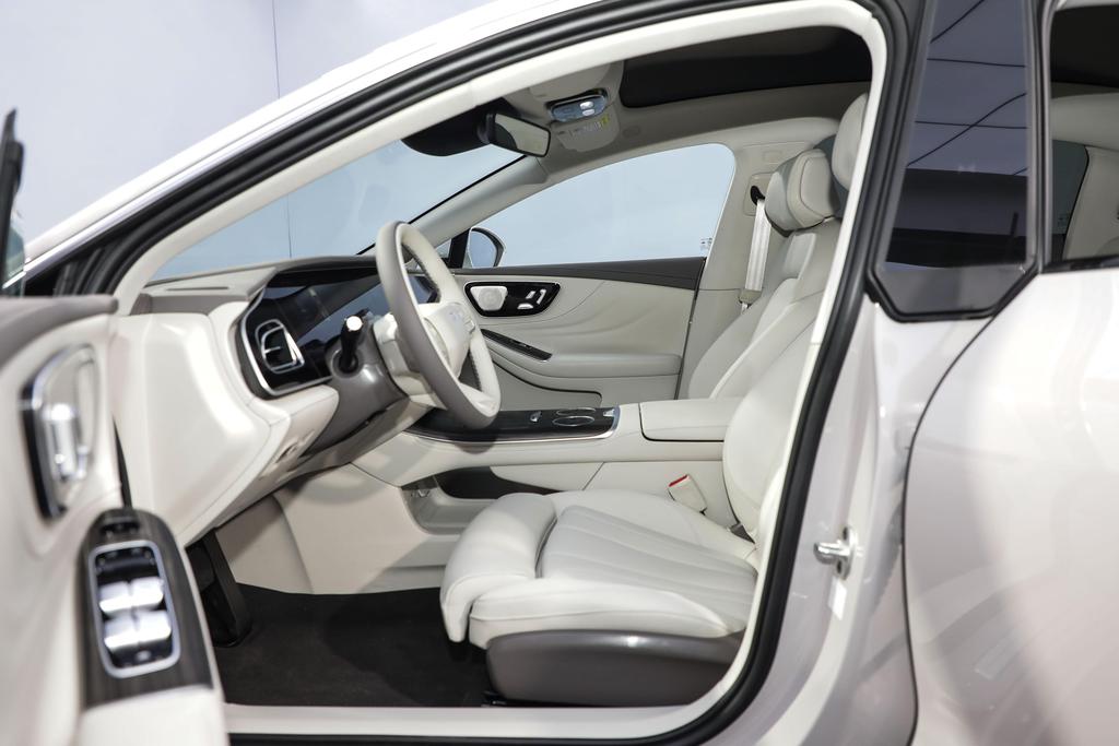 飞凡f7电动轿车是什么品牌,飞凡中大型纯电轿车f7申报图曝光