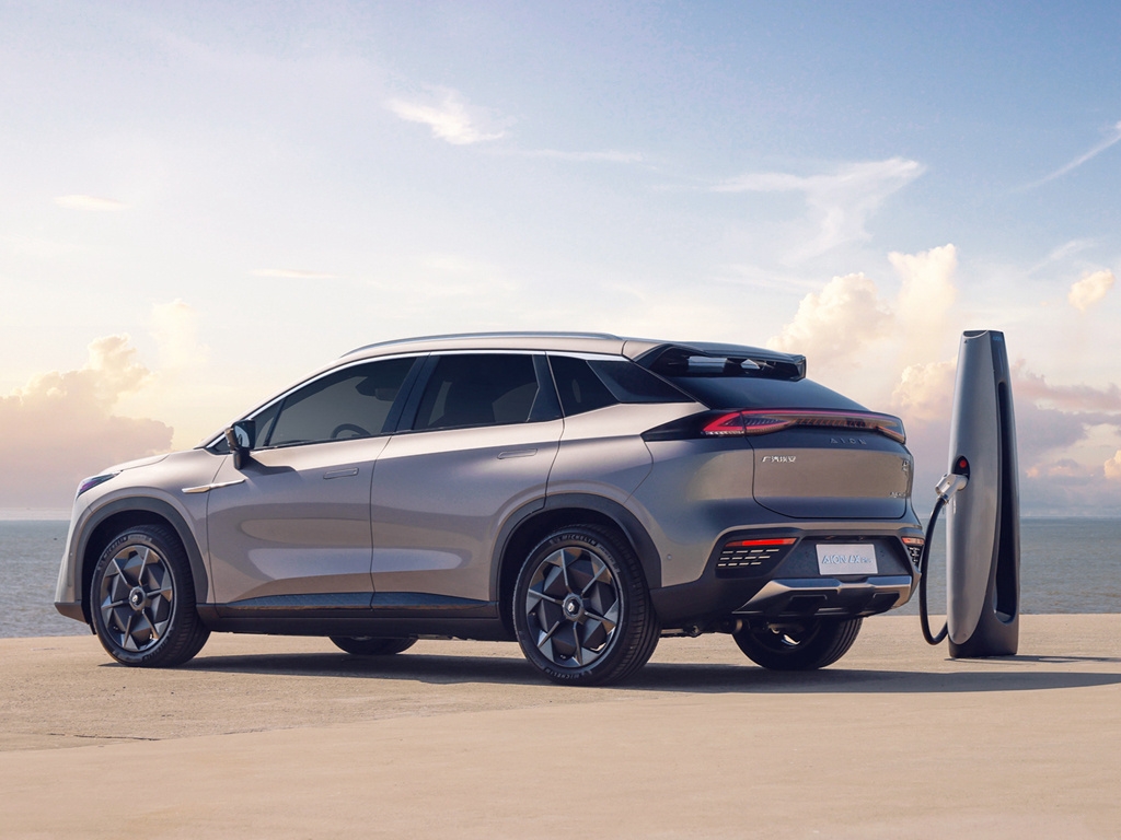 3.9秒加速不输超跑重庆体验aionlx,AIONLX四驱旗舰版