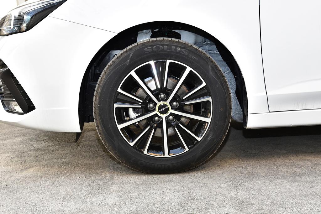 荣威i5自动挡1.5l的真实油耗,荣威i5车评测视频