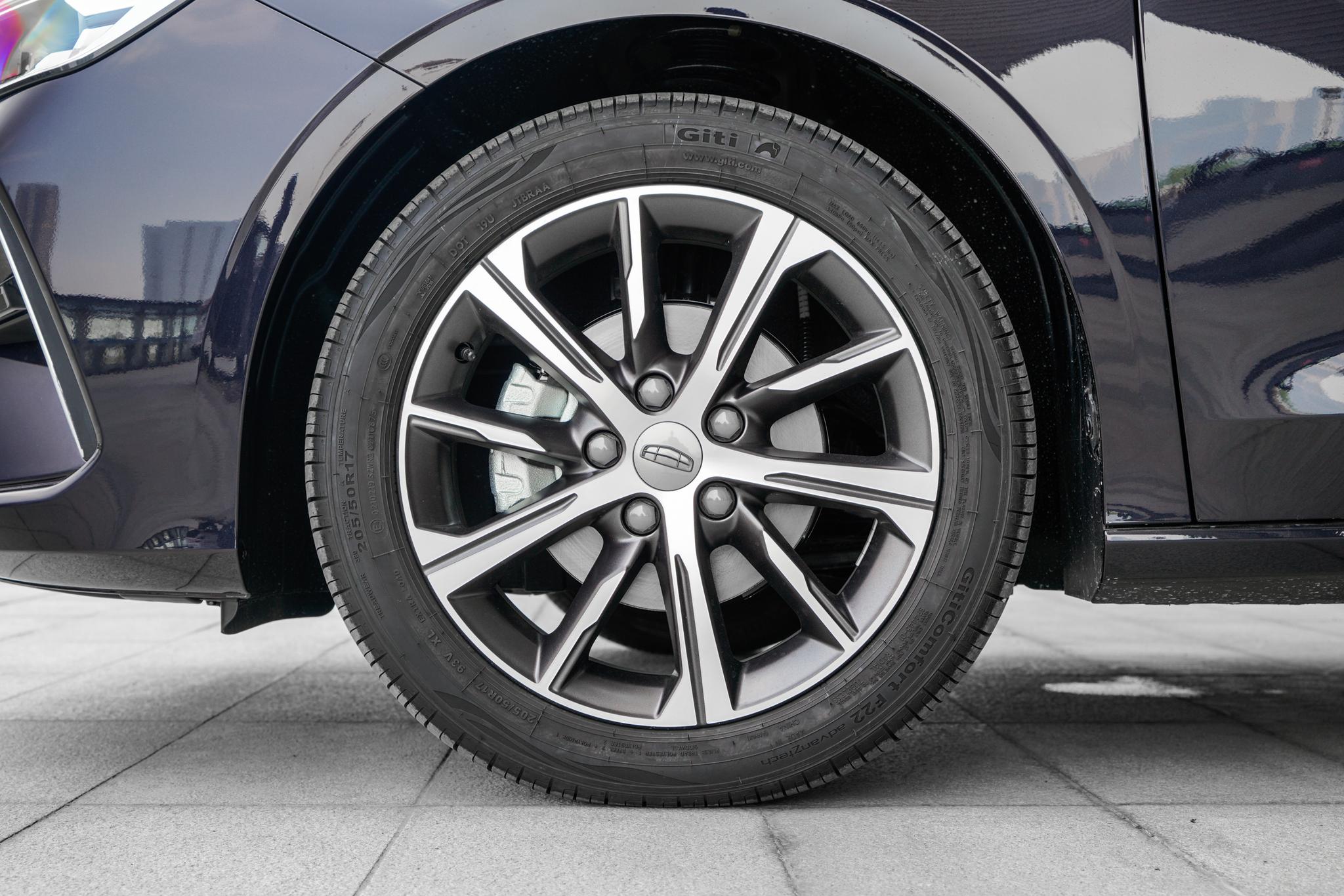 吉利帝豪s怎么样值不值得入手,吉利帝豪这台车到底值不值得购买