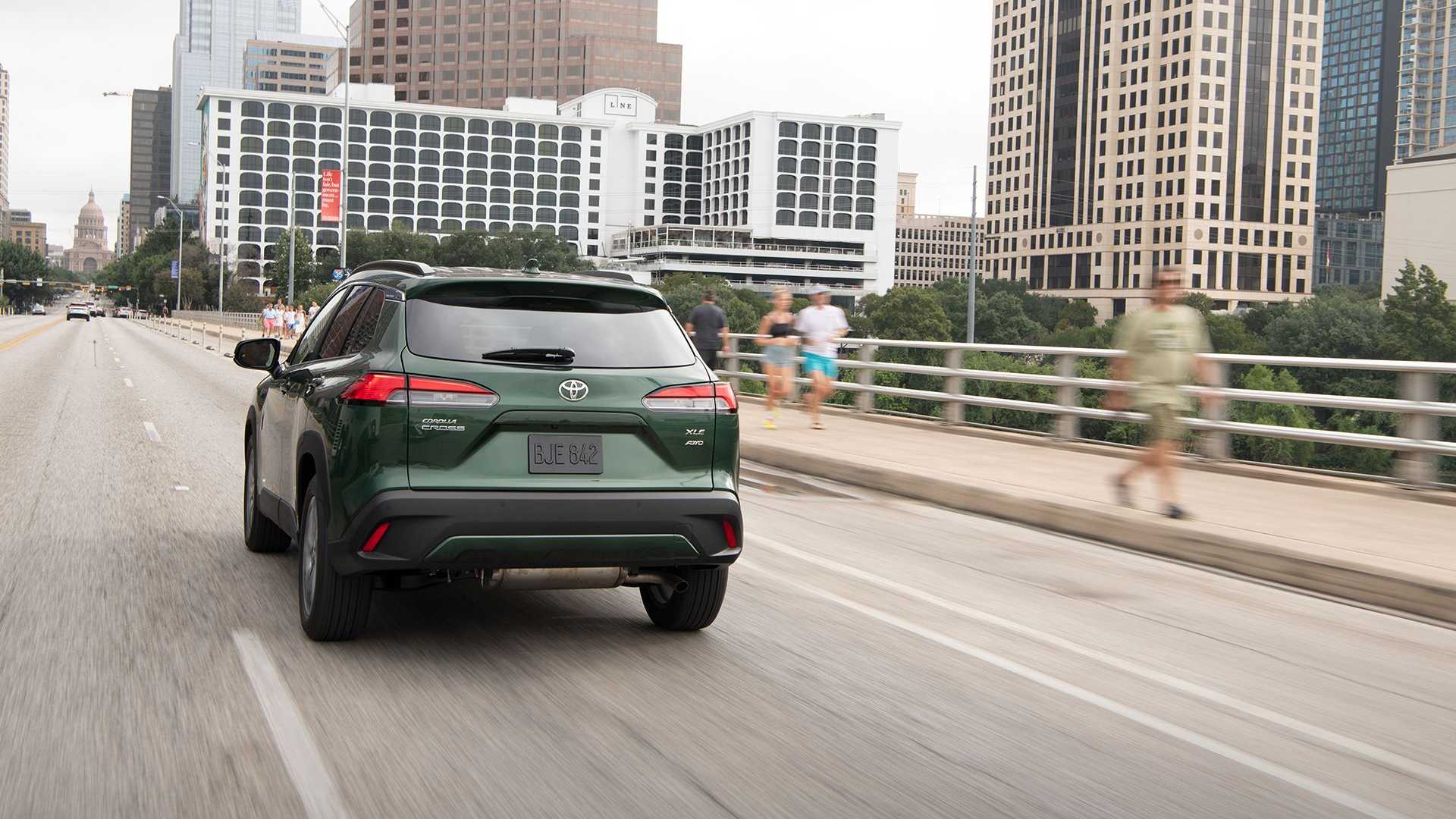 丰田卡罗拉cross落地价多少钱,卡罗拉crossgrsport运动版上市