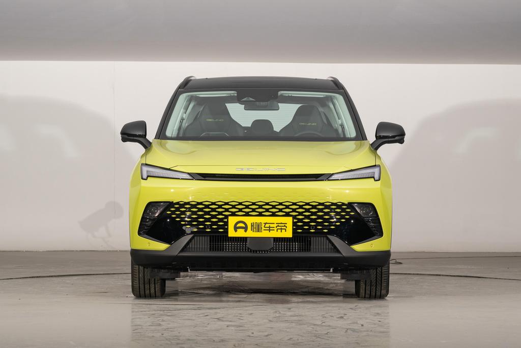 超跑同款技术，一公里6毛，体验北汽魔方。