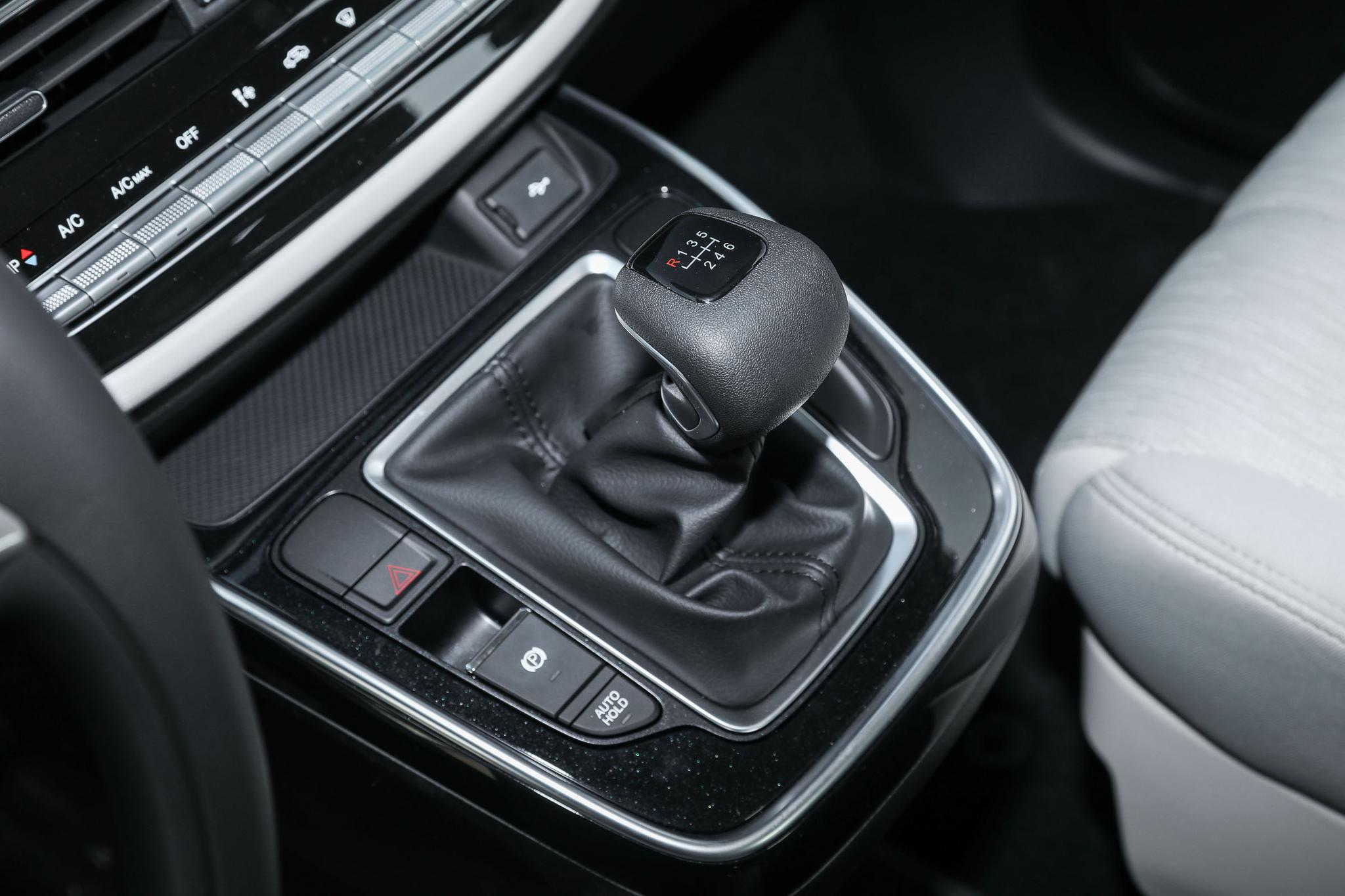 这2款mpv空间实用油耗低,家用空间大省油耐操的5座mpv