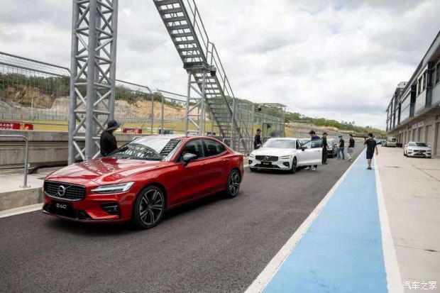 s60沃尔沃48v轻混很容易出问题吗,沃尔沃s60试驾视频2010