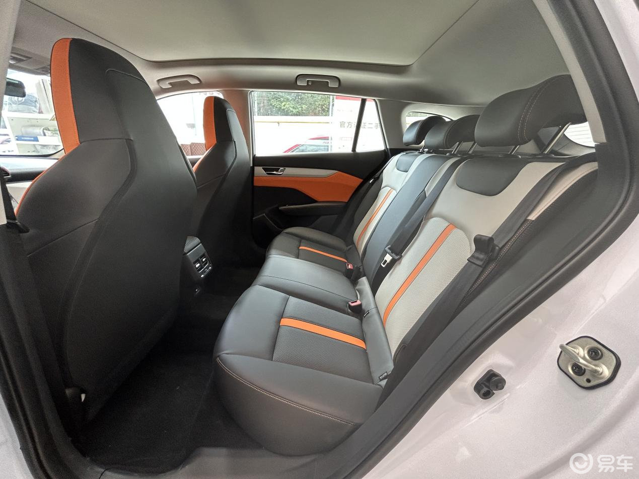 东风风神奕炫2021款后备箱,东风风神奕炫max后备箱