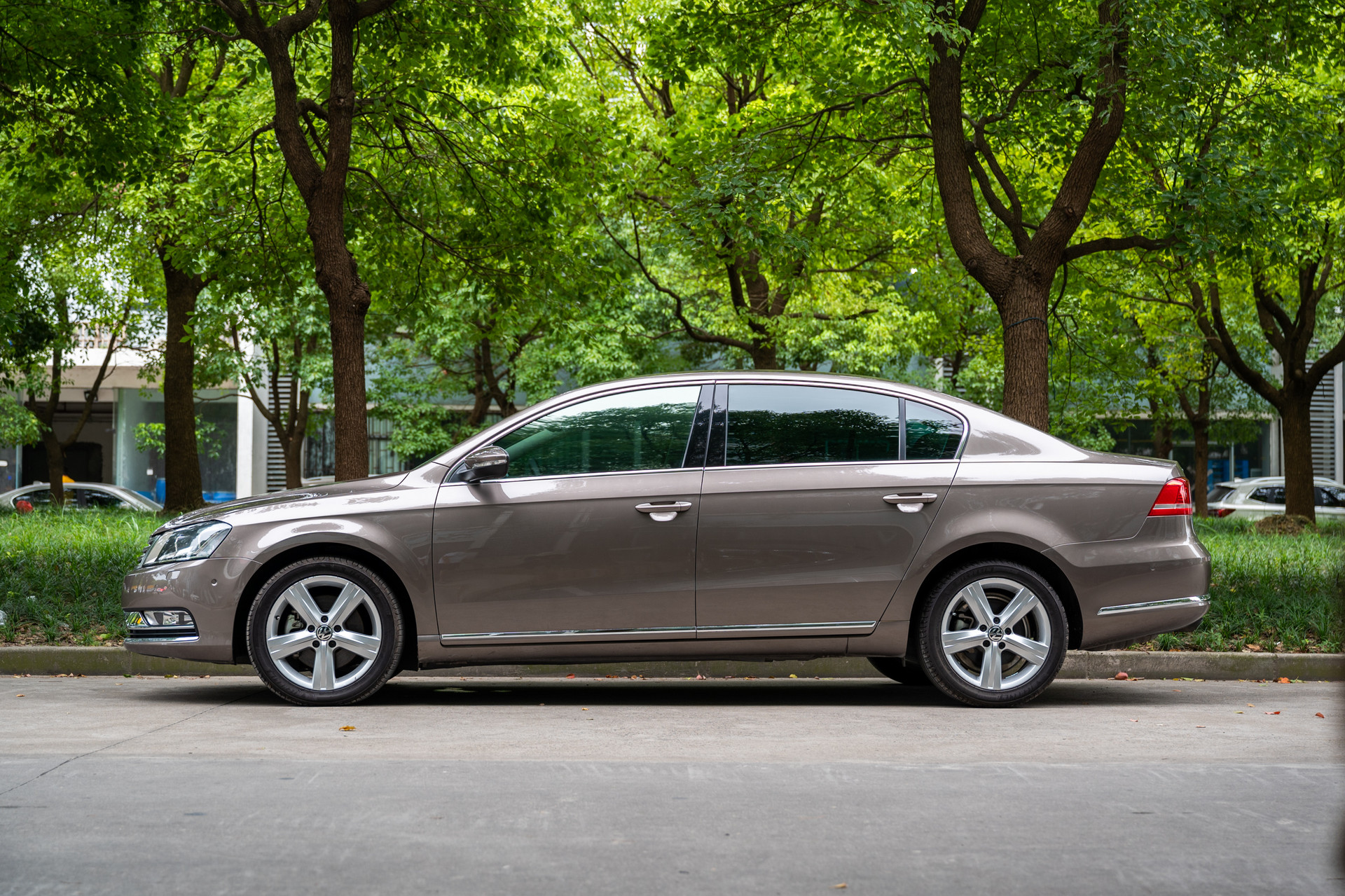 16款迈腾1.8t智享豪华版二手价格,全网最低二手20款迈腾豪华型