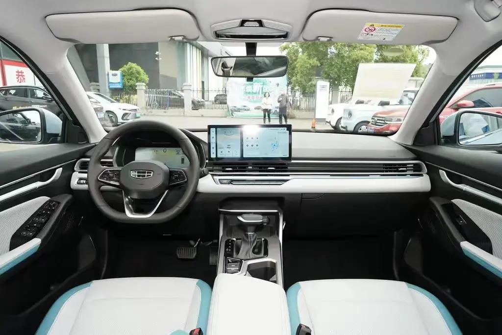 吉利帝豪第四代旗舰版中控,吉利帝豪第四代冠军版仪表