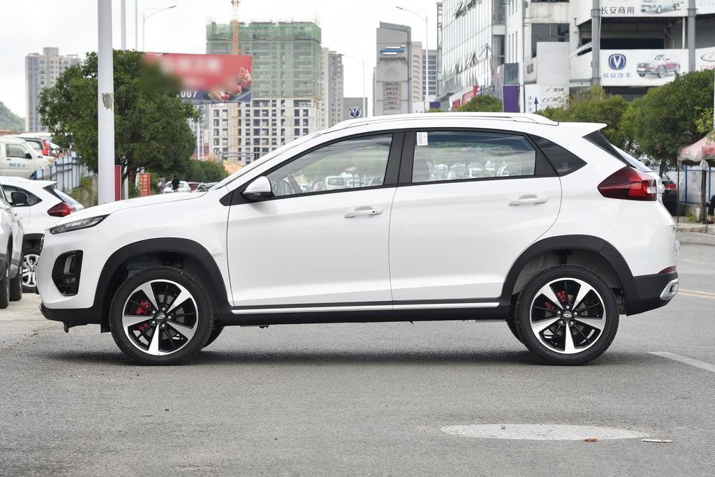6.7万落地自动挡的suv新车新能源,售价6万自动挡suv