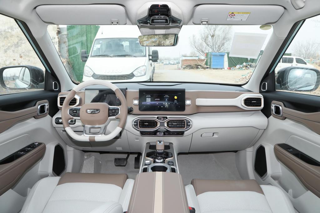 油表下降很慢显示不正常,油表上下浮动太大是什么故障