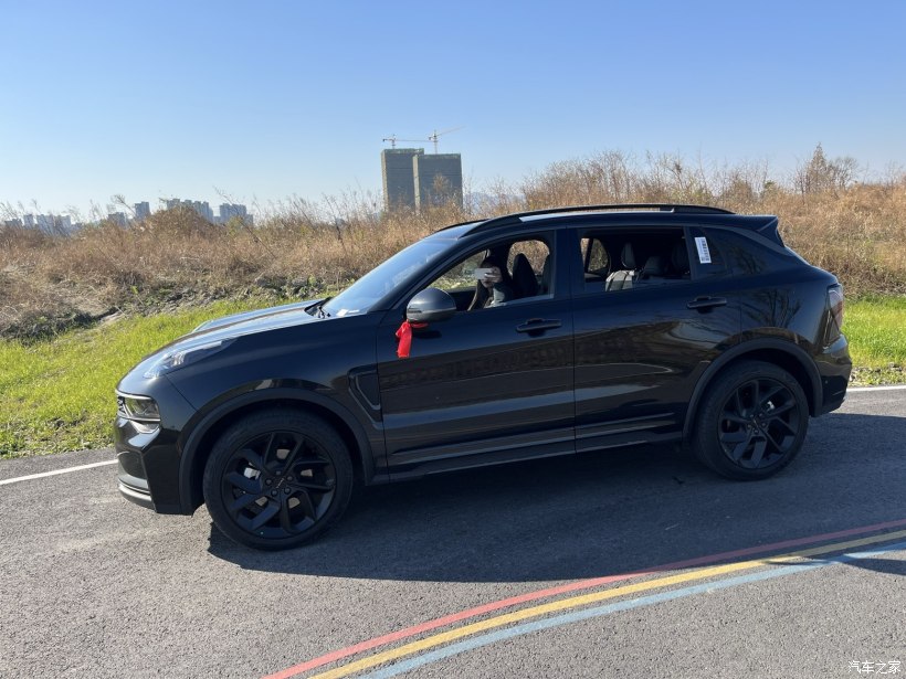 领克01和红旗hs5哪个性价比高,领克01沉浸式体验