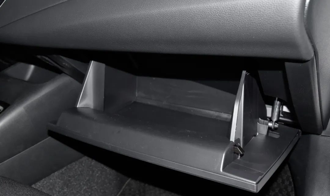 丰田卡罗拉哪款气囊多,丰田卡罗拉各种年限车型