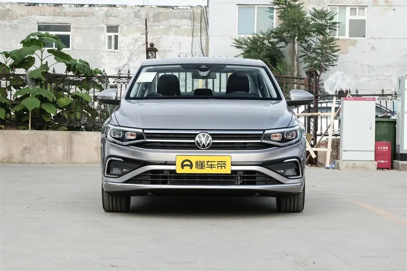 丰田雷凌和大众宝来该怎么选,宝来1.2t跟雷凌1.2t哪个好保养便宜