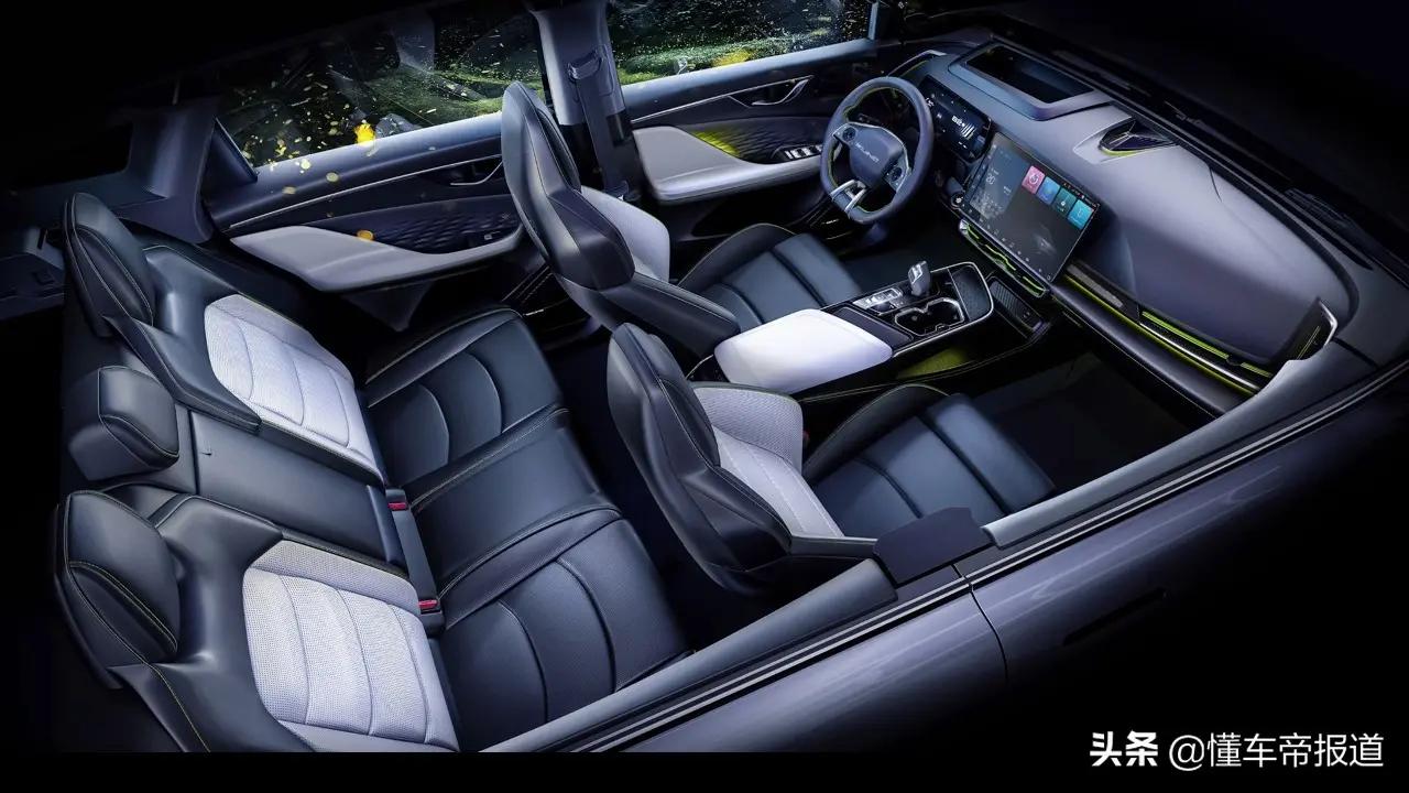 北京汽车魔方全方位解析,北京汽车新魔方哪款性价比高