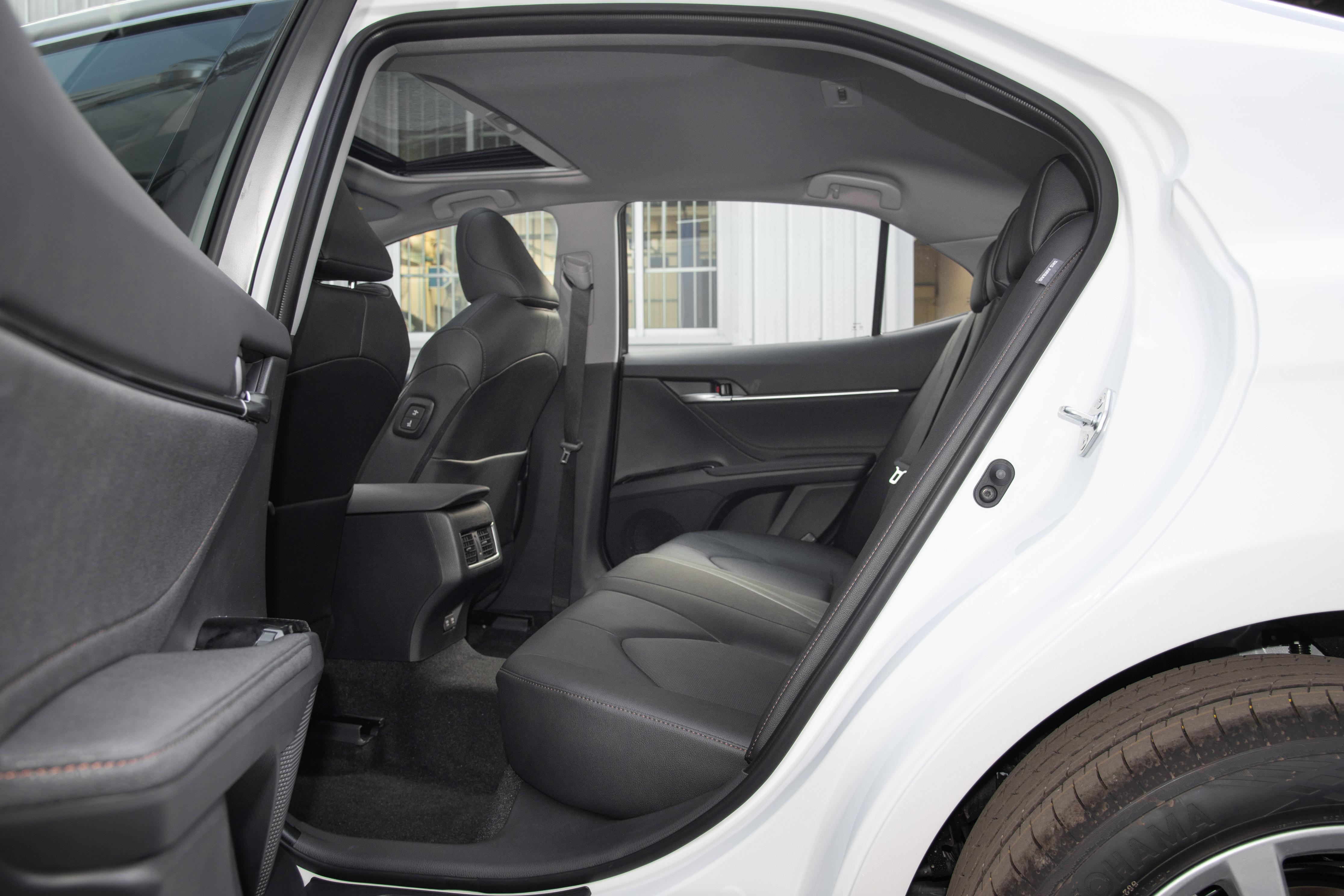 试驾丰田凯美瑞2.0混动油耗,丰田凯美瑞测评2021发动机2.5混动