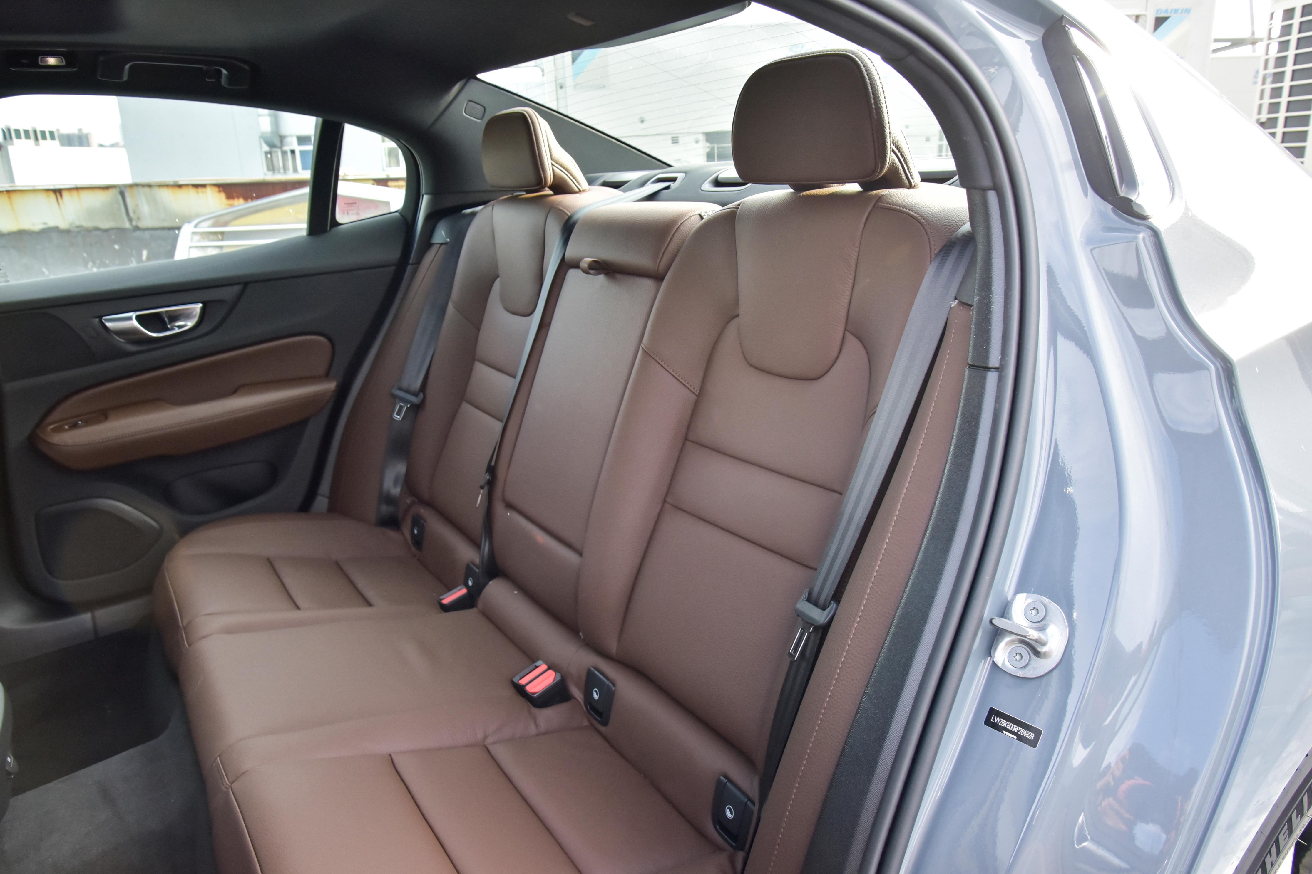 绅士赛车,感受优质试驾全新沃尔沃s60