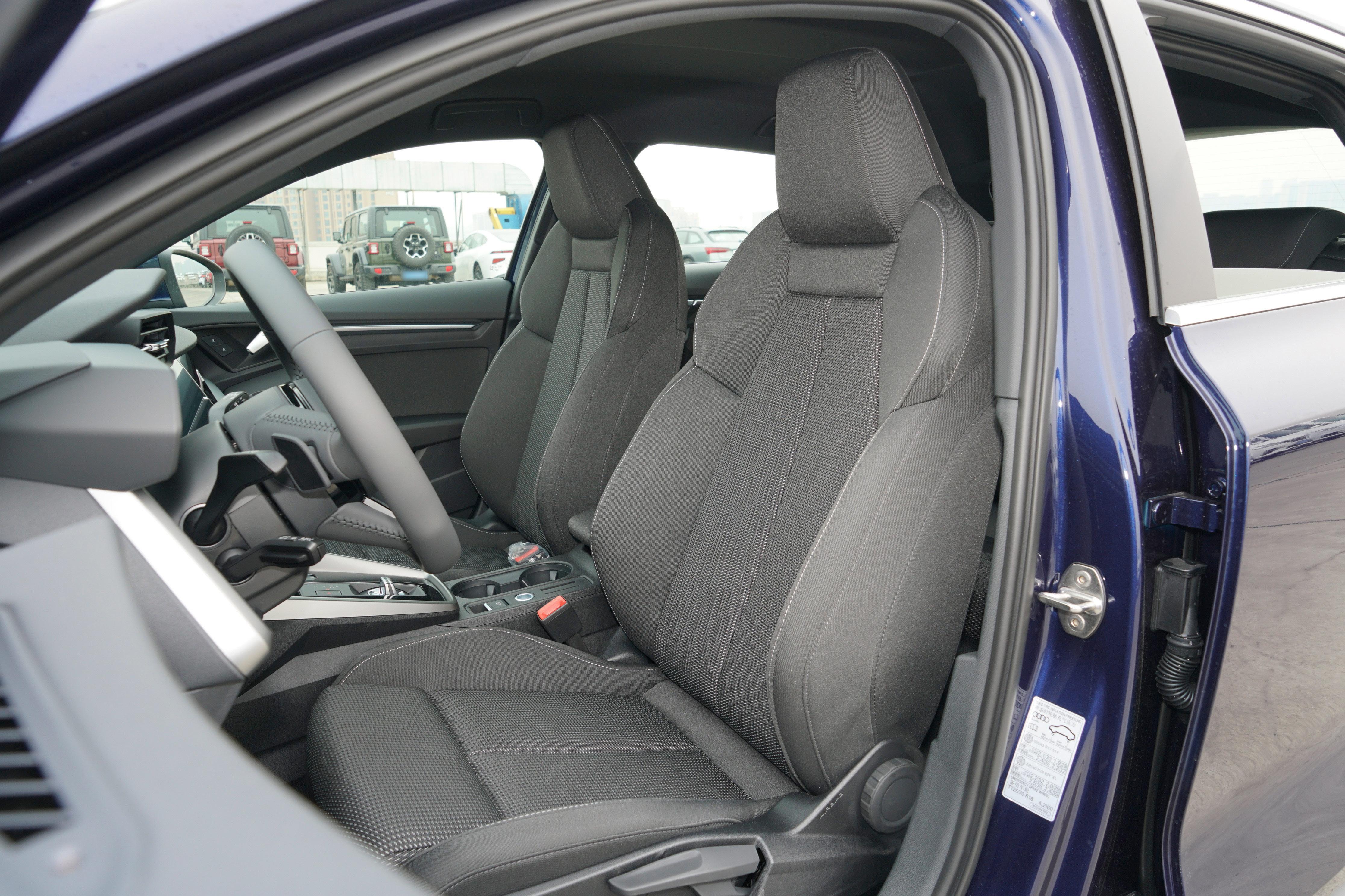 20万买奥迪a3l值吗,奥迪a3l2022款低配版