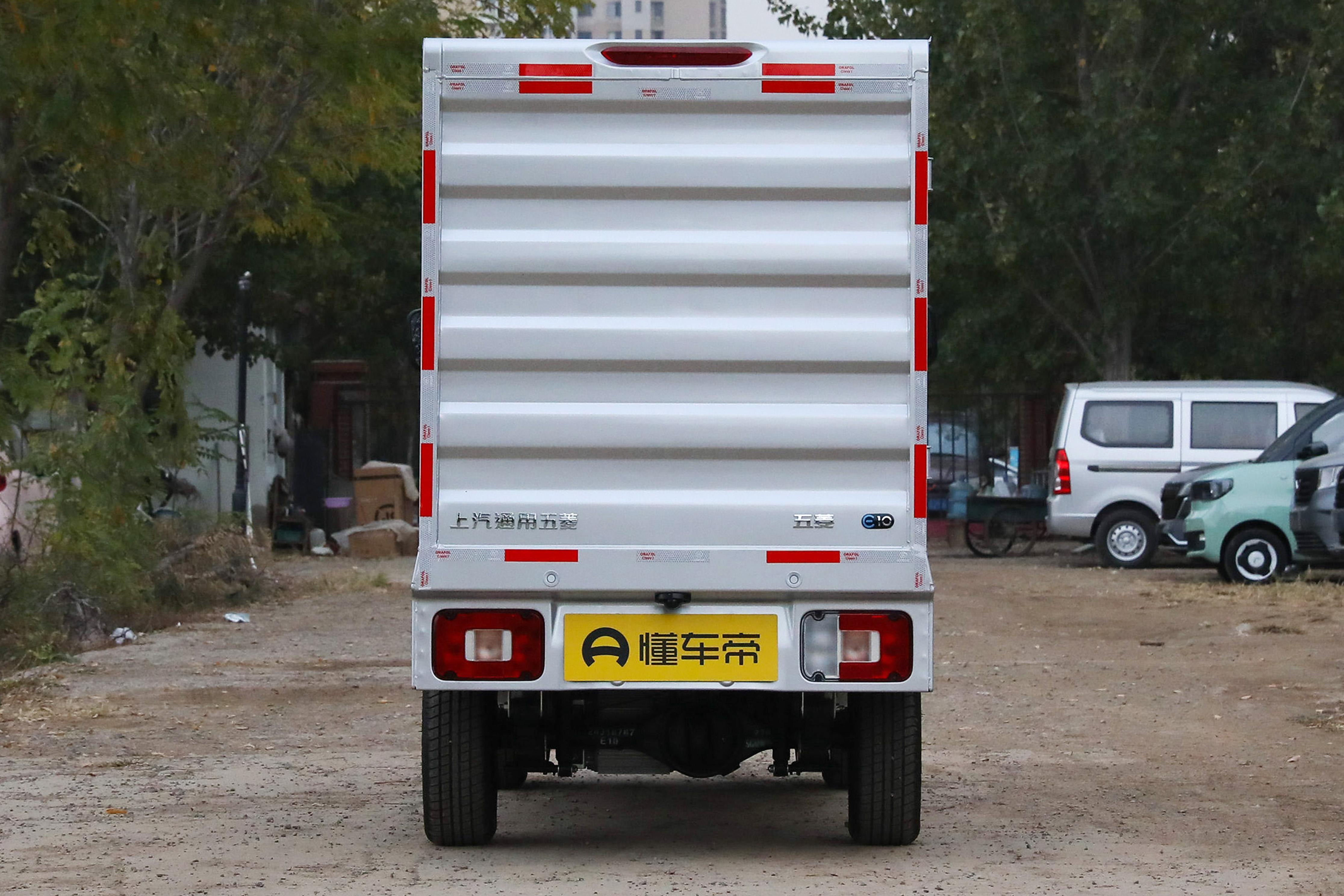 五菱快递神车,五菱e10预定