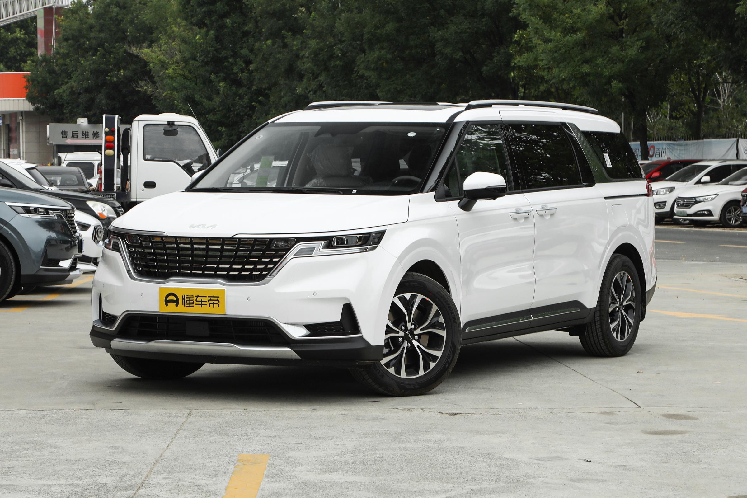 全新嘉华2.5t+8at真实油耗多少,起亚全新家用mpv起亚嘉华到店实拍