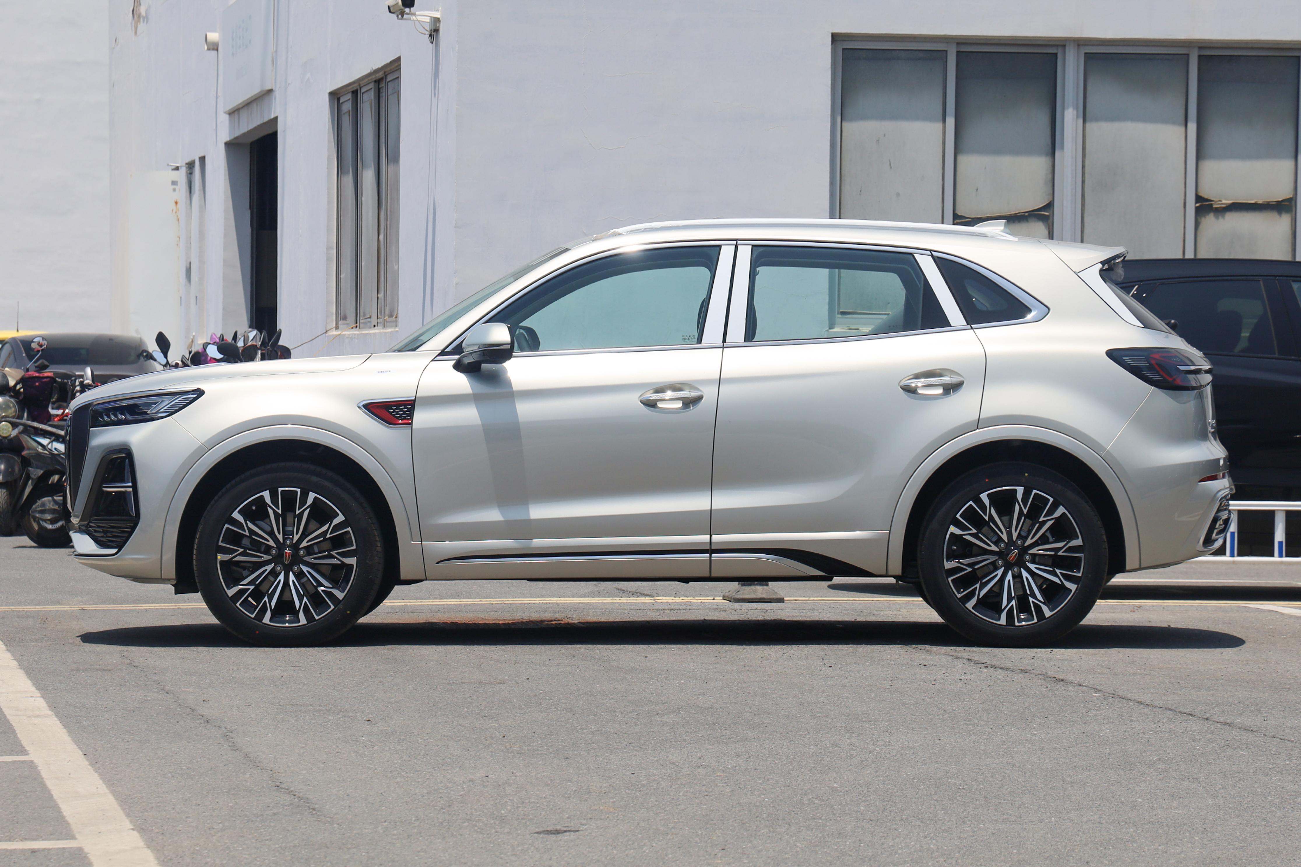 全新2022四驱顶配红旗hs5测评,柯迪亚克冠道红旗hs5哪个性价比高