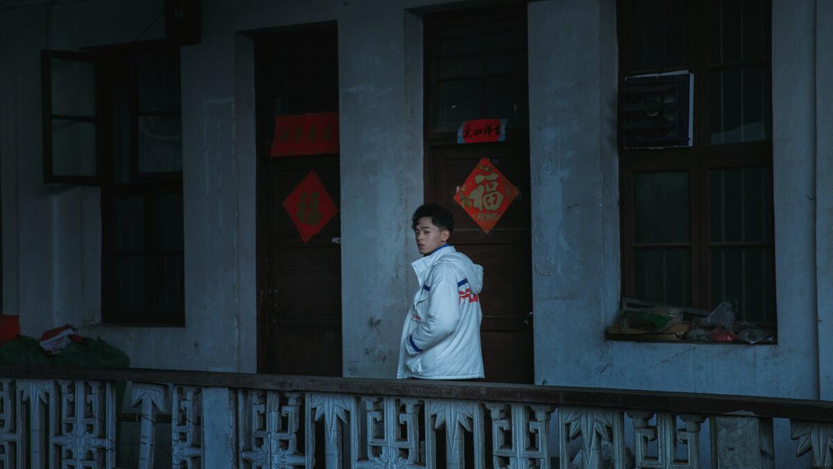 小说：小伙初到西方世界，想体验生活，导游提醒：这里艾滋病很多