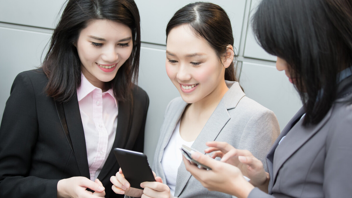 小说：大姨子被绑架，妹夫假装司机送走劫匪，怎料一上车就被绑住