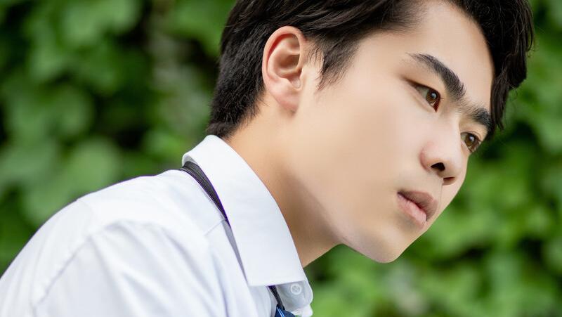 小说：小伙在学校开网吧，混混带人闹事，小伙终于展示出真正实力