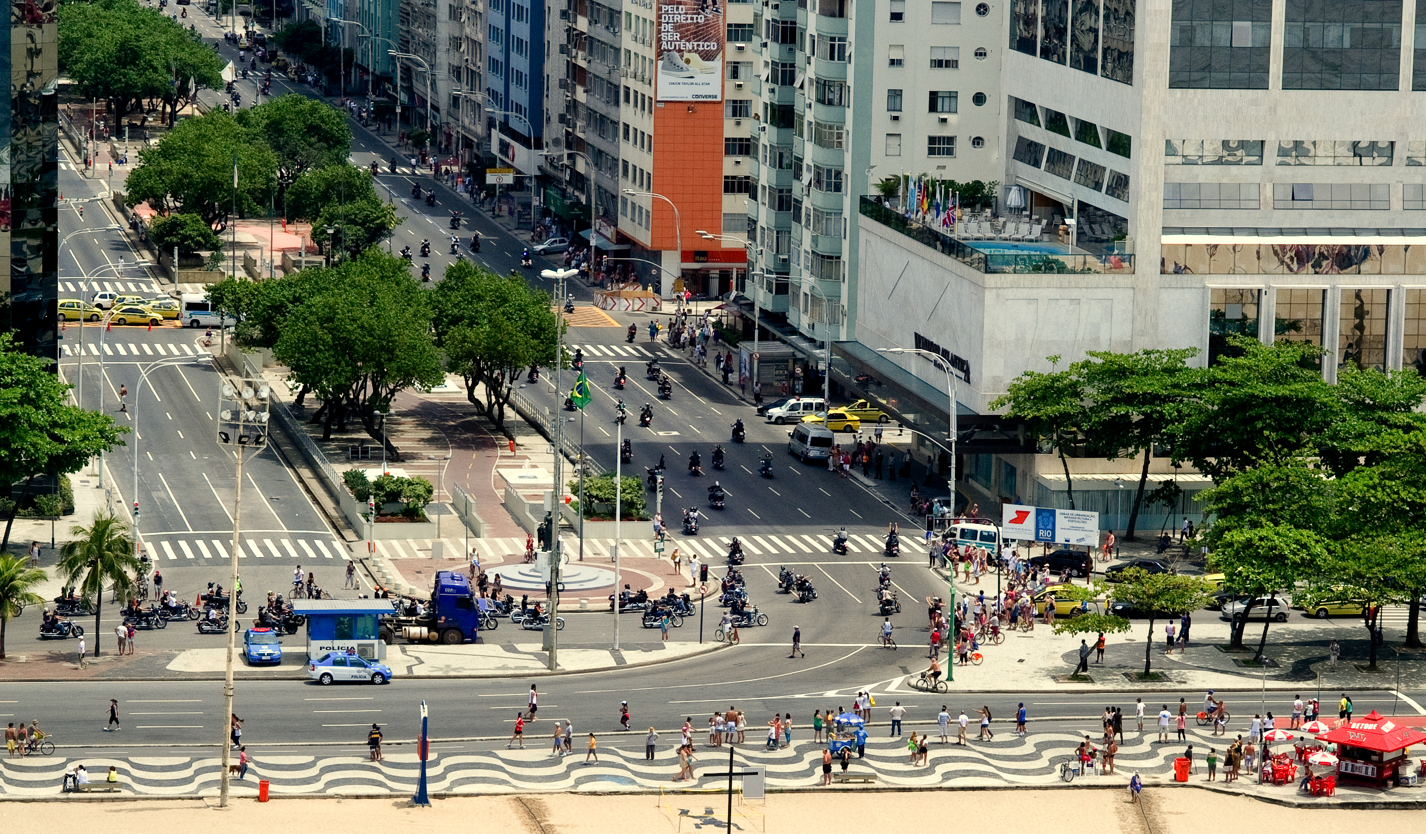 来自国航机长的抱怨——雷雨季节，让我带着乘客在天上转圈圈