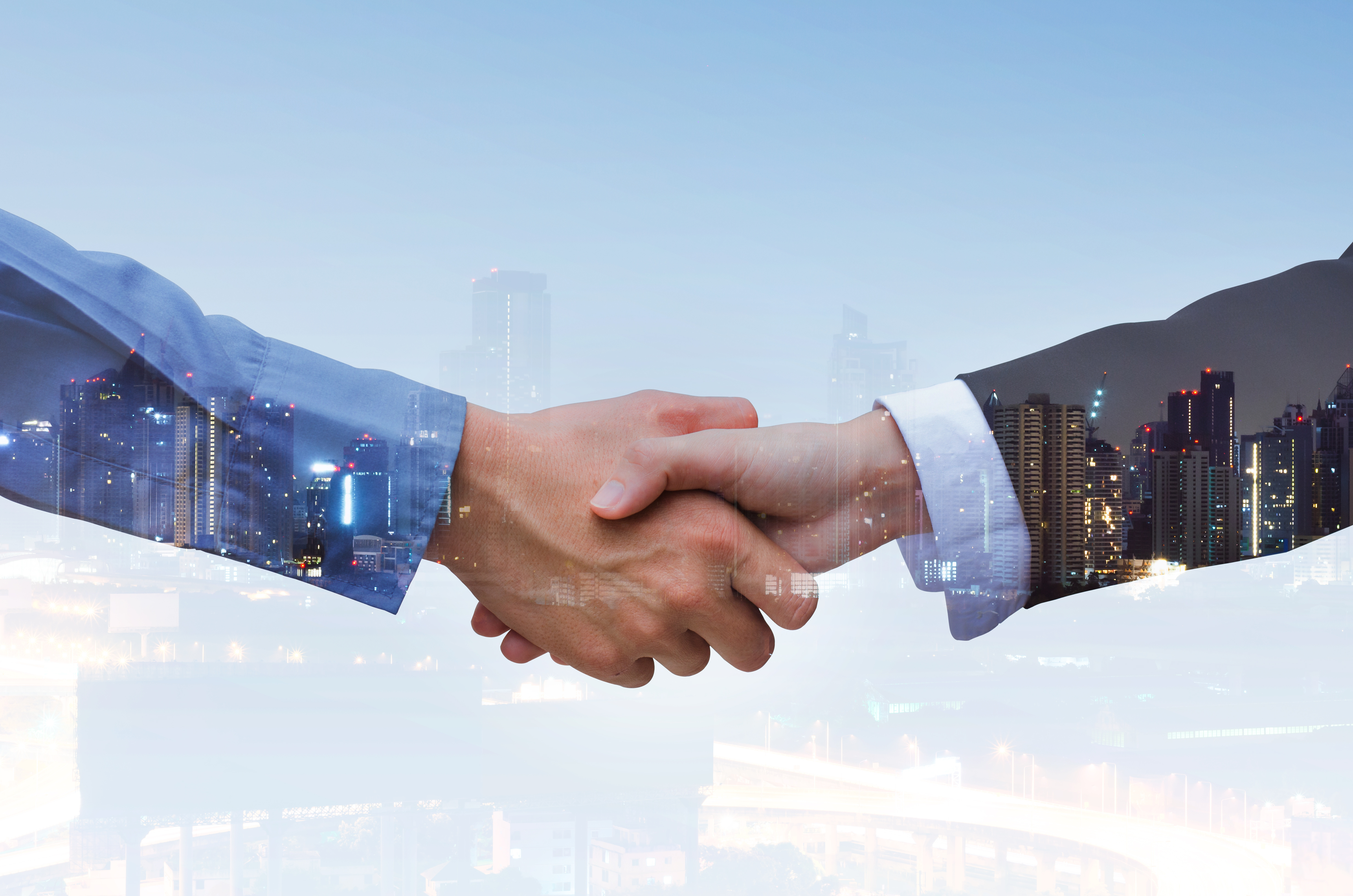 小船工的儿子竟坐上了劳斯莱斯，见到了英国国王和王后？