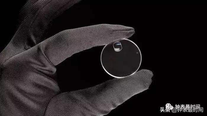 亚克力表镜和蓝宝石的区别,手表亚克力镜面与玻璃镜面哪个好