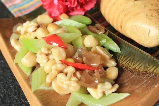 春季天气干燥火大怎么降火,春季上火燥热怎么办小妙招