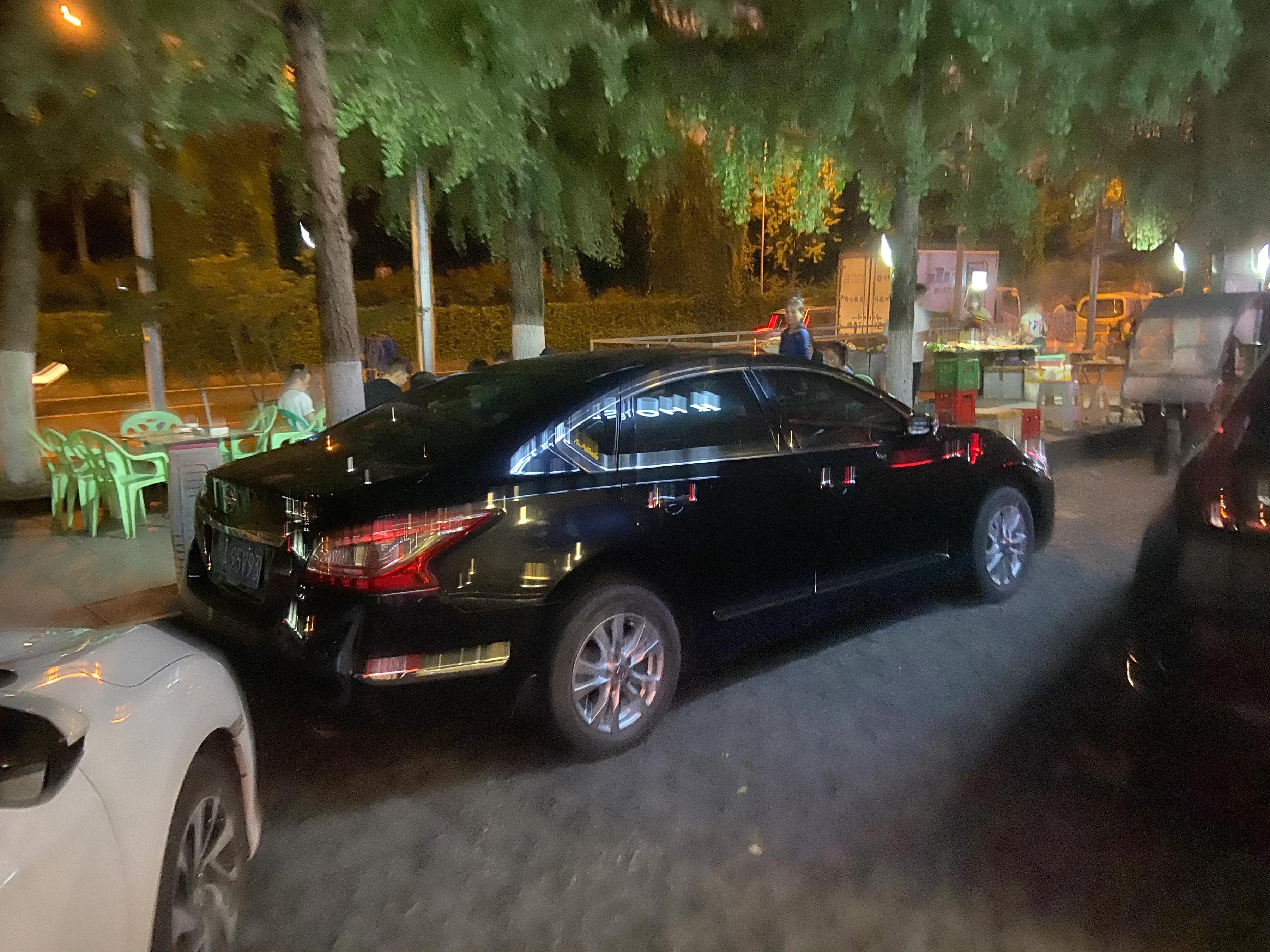 路边摆摊卖烧烤一天能赚多少钱,摆摊卖烧烤三个月盈利62万