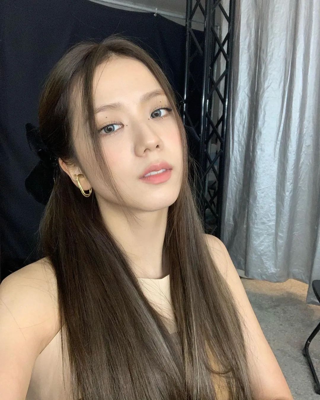 从BP小糊咖到Dior千金，Jisoo的脸越来越值钱了