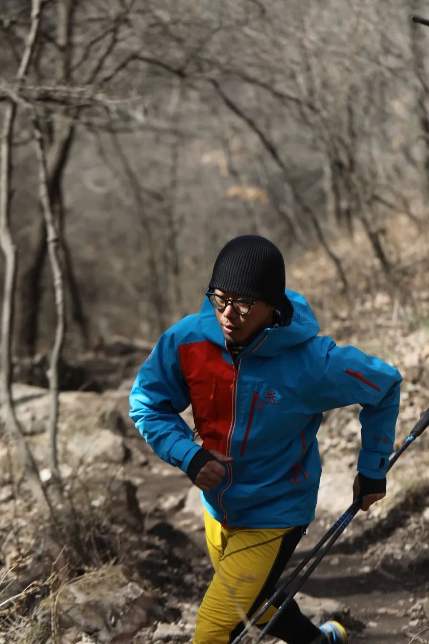 KAILASMONT：3021年，玩户外还是得穿冲锋衣